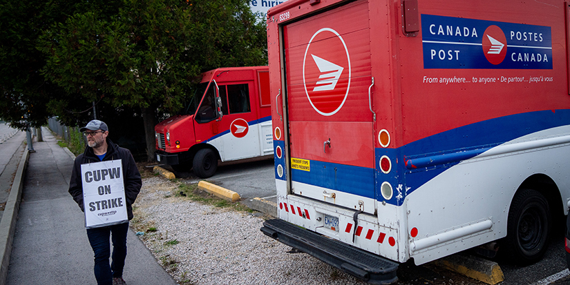 Canada Post union asks Ottawa to butt out as talks set to resume