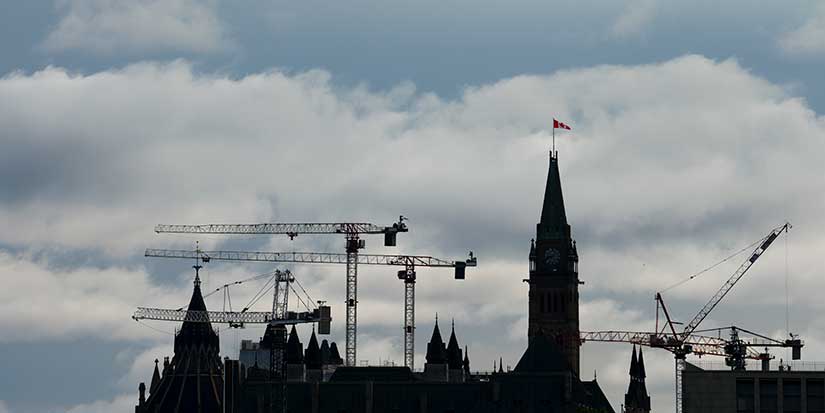 Federal government posts $3.3 billion deficit from April to June