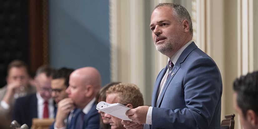 Quebec government to arm roadside traffic inspectors