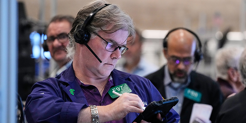 Wall Street rallies toward more records as gold's price slumps again