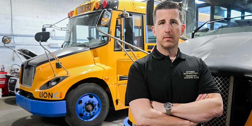 Lion school bus woes should make Quebec revisit electrification plan, critics say