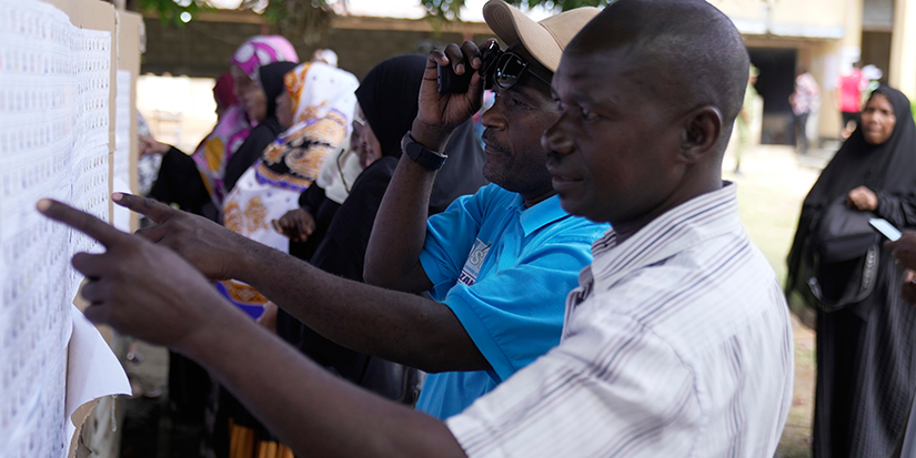 Tanzania deploys the military and imposes a curfew on election day after protests erupt